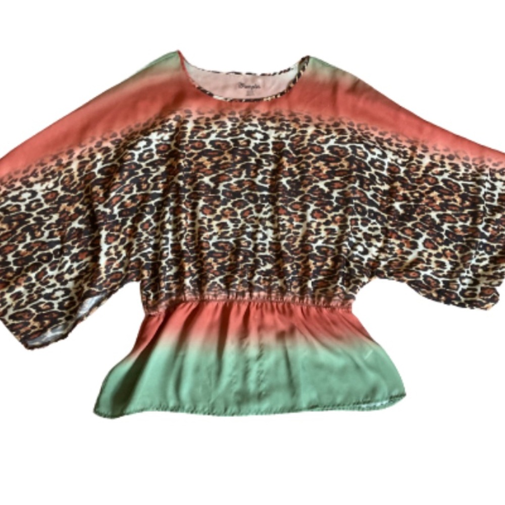 Woman’s wrangler large butterfly sleeve top western leopard trendy